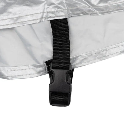 Sølvfarvet Oxford Aquatex ATV-cover med sort justerbar rem og klikspænde for sikker fastgørelse.