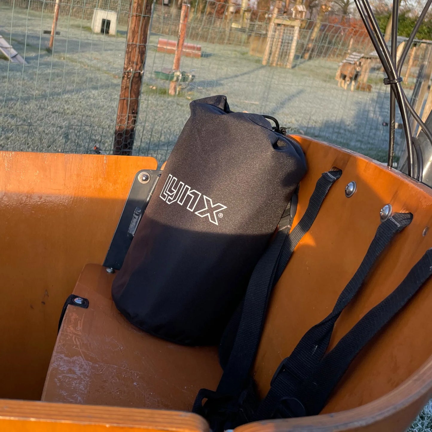 Overtræk til 3-hjulet ladcykel i kraftigt materiale med opbevaringstaske